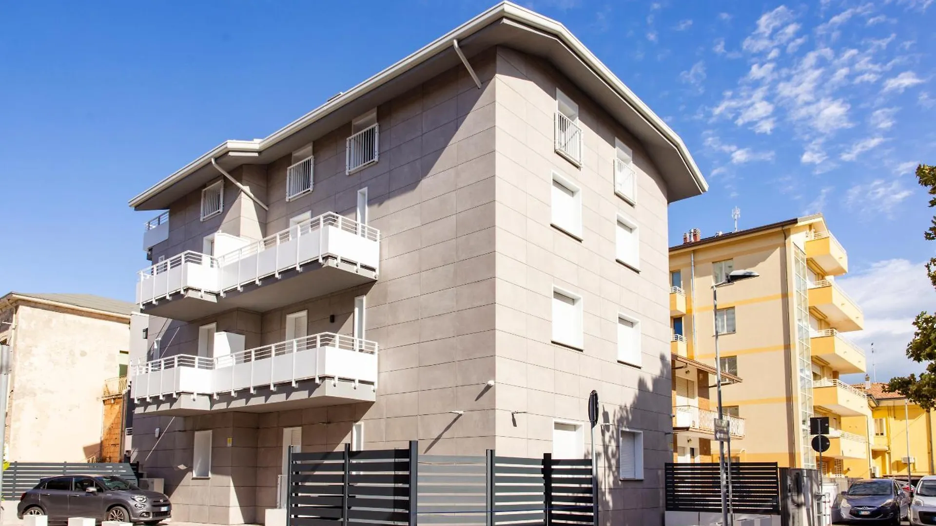 Apho Apartment Hotel Rimini
